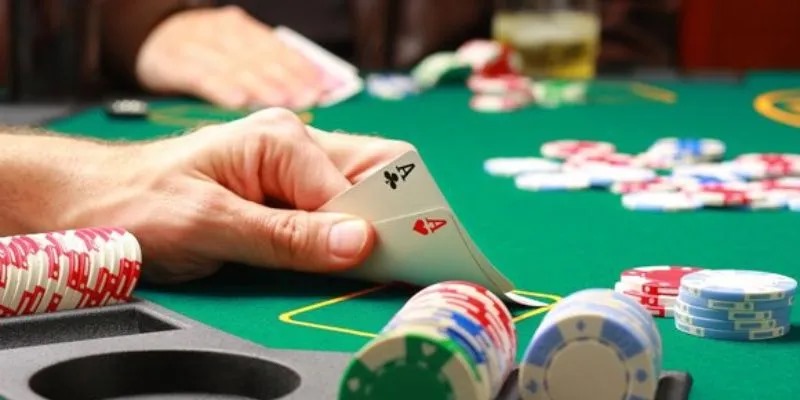 Cách chơi Poker trải qua các vòng đấu khác nhau